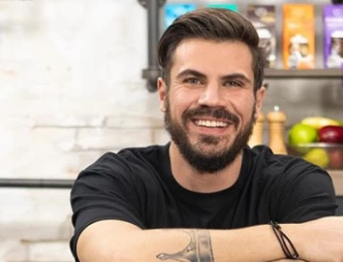 Από πού… βγαίνει το Άκης; - Αυτό είναι το βαφτιστικό όνομα του Πετρετζίκη